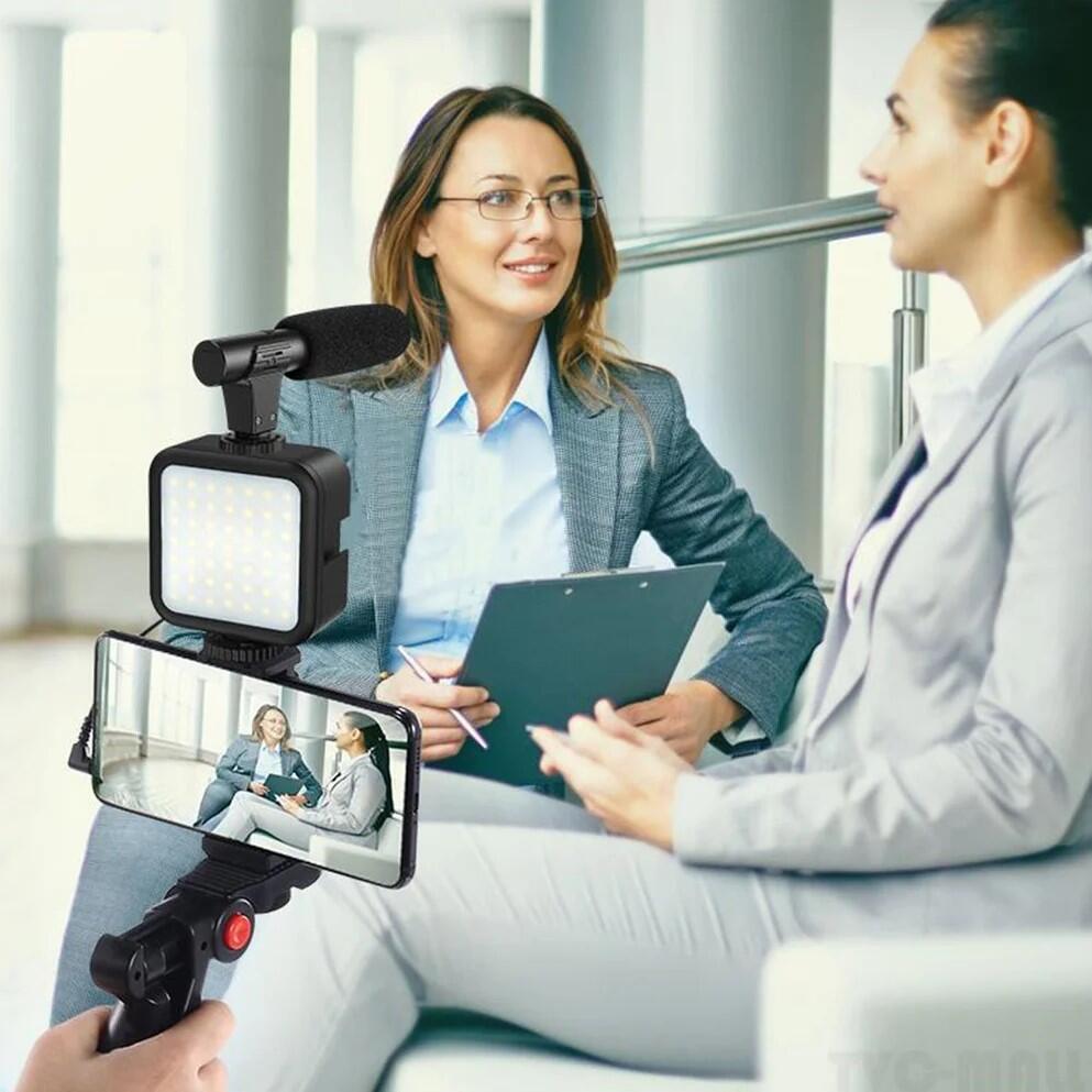 Micrófono con LED y Soporte Ajustable – Sonido Profesional con Estilo